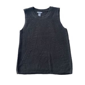 Chelsea & Theodore L black sleeveless sweater pullover scoopneck